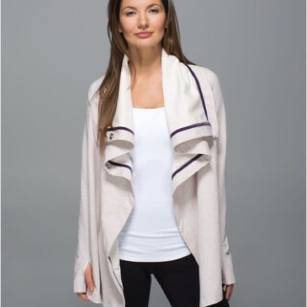 Lululemon original Savasana Wrap in oatmeal